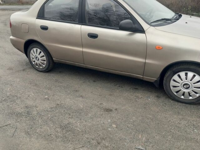 Серый Дэу Сенс, объемом двигателя 1.6 л и пробегом 1 тыс. км за 2700 $, фото 1 на Automoto.ua