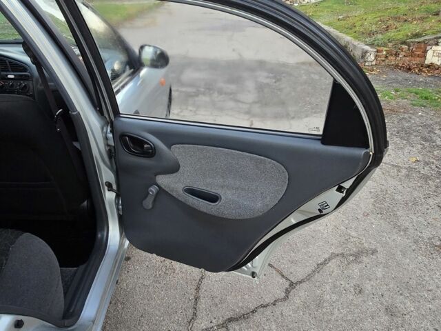 Сірий Деу Сенс, об'ємом двигуна 1.6 л та пробігом 240 тис. км за 2699 $, фото 7 на Automoto.ua