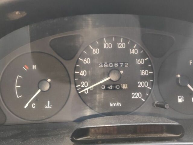 Сірий Деу Сенс, об'ємом двигуна 1.5 л та пробігом 290 тис. км за 2000 $, фото 4 на Automoto.ua