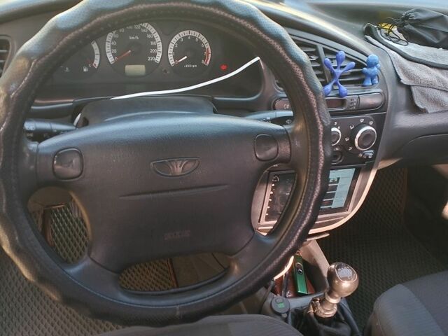 Серый Дэу Сенс, объемом двигателя 1.5 л и пробегом 1 тыс. км за 2600 $, фото 1 на Automoto.ua