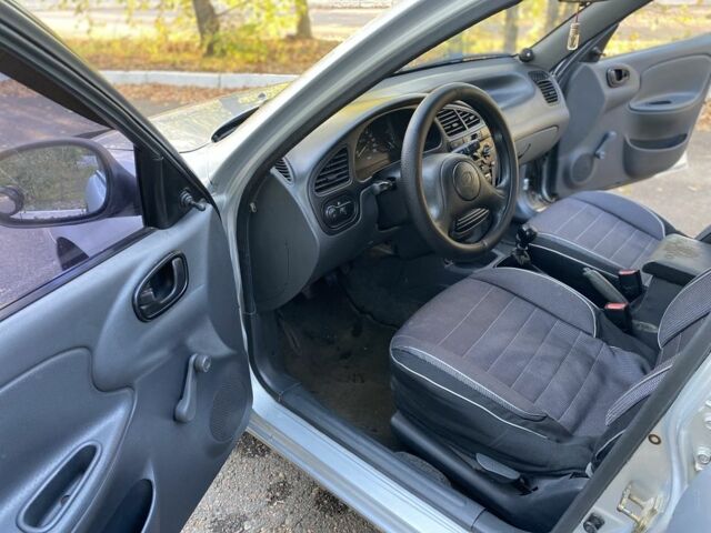 Сірий Деу Сенс, об'ємом двигуна 1.6 л та пробігом 160 тис. км за 2599 $, фото 17 на Automoto.ua