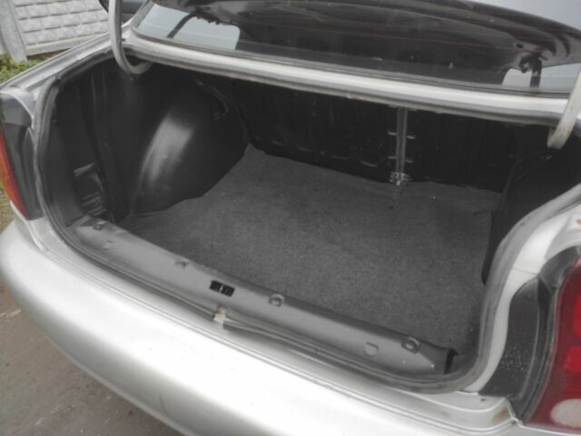 Сірий Деу Сенс, об'ємом двигуна 1.5 л та пробігом 156 тис. км за 1950 $, фото 6 на Automoto.ua