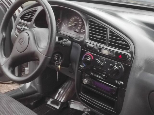 Сірий Деу Сенс, об'ємом двигуна 1.5 л та пробігом 156 тис. км за 1950 $, фото 10 на Automoto.ua