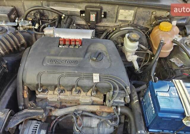 Деу Сенс 2010 у Запоріжжя на Automoto.ua Сірий Деу Сенс, об'ємом двигуна 1.3 л та пробігом 47 тис. км за 3200 $, фото 9 на Automoto.ua