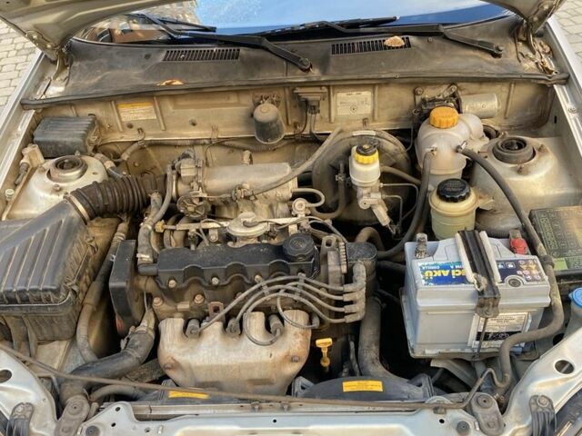 Деу Сенс 2010 у Ирпене на Automoto.ua Сірий Деу Сенс, об'ємом двигуна 0 л та пробігом 147 тис. км за 2750 $, фото 12 на Automoto.ua