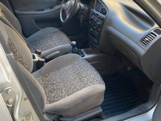 Деу Сенс 2010 у Ирпене на Automoto.ua Сірий Деу Сенс, об'ємом двигуна 0 л та пробігом 147 тис. км за 2750 $, фото 6 на Automoto.ua