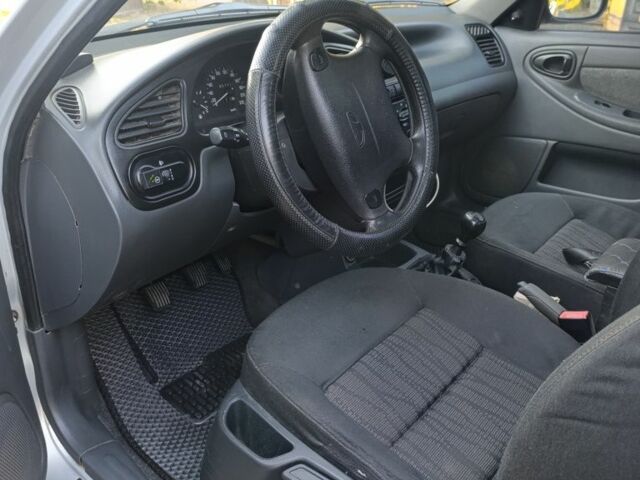 Серый Дэу Сенс, объемом двигателя 1.5 л и пробегом 188 тыс. км за 3100 $, фото 6 на Automoto.ua