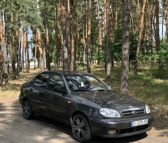 Серый Дэу Сенс, объемом двигателя 1.5 л и пробегом 200 тыс. км за 3200 $, фото 1 на Automoto.ua