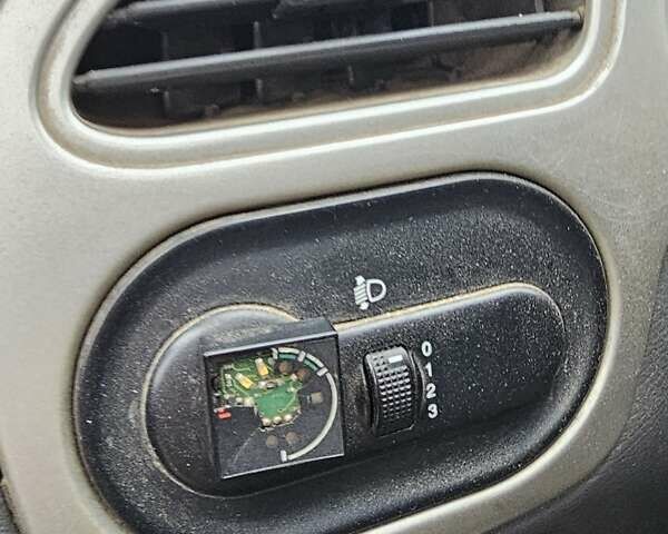 Сірий Деу Сенс, об'ємом двигуна 1.3 л та пробігом 180 тис. км за 1200 $, фото 2 на Automoto.ua