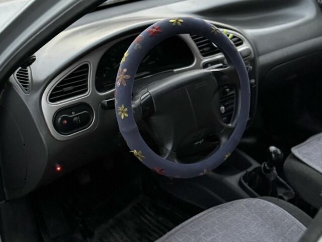 Серый Дэу Сенс, объемом двигателя 1.3 л и пробегом 200 тыс. км за 1550 $, фото 6 на Automoto.ua