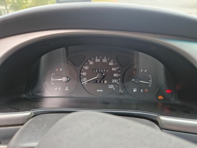 Сірий Деу Сенс, об'ємом двигуна 1.3 л та пробігом 227 тис. км за 2000 $, фото 3 на Automoto.ua