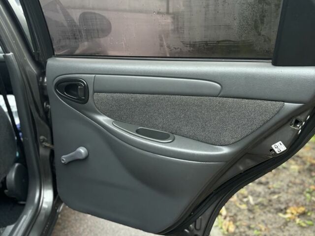 Сірий Деу Сенс, об'ємом двигуна 1.3 л та пробігом 178 тис. км за 2399 $, фото 16 на Automoto.ua