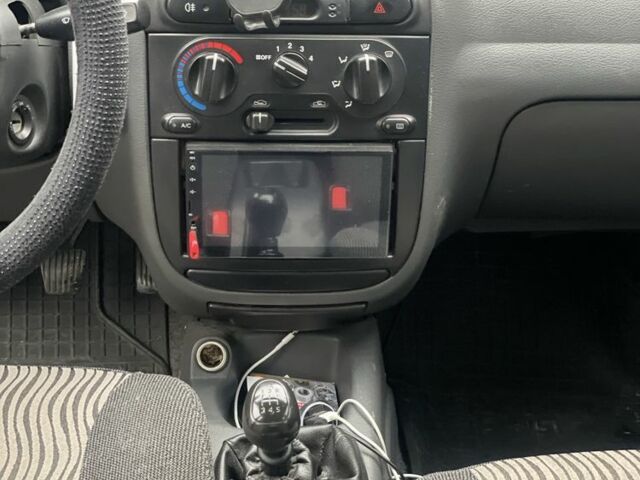 Сірий Деу Сенс, об'ємом двигуна 1.3 л та пробігом 107 тис. км за 2300 $, фото 4 на Automoto.ua