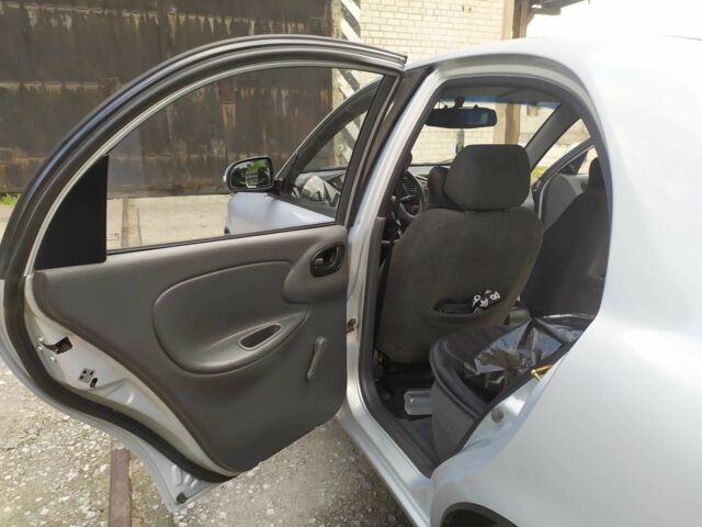 Сірий Деу Сенс, об'ємом двигуна 1.3 л та пробігом 180 тис. км за 2600 $, фото 5 на Automoto.ua