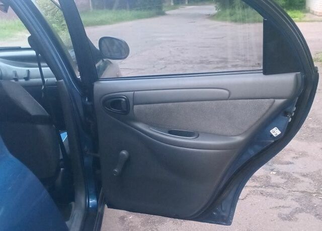 Синий Дэу Сенс, объемом двигателя 1.5 л и пробегом 146 тыс. км за 2200 $, фото 5 на Automoto.ua