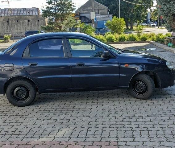Синий Дэу Сенс, объемом двигателя 1.5 л и пробегом 210 тыс. км за 1850 $, фото 4 на Automoto.ua