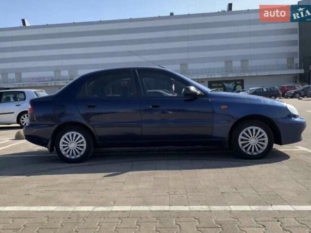 Синий Дэу Сенс, объемом двигателя 1.6 л и пробегом 380 тыс. км за 2200 $, фото 1 на Automoto.ua