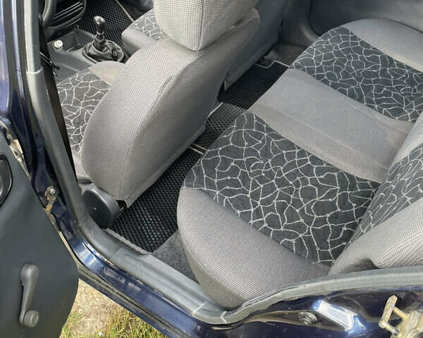 Деу Сенс 2003 у Львові на Automoto.ua Синій Деу Сенс, об'ємом двигуна 1.3 л та пробігом 258 тис. км за 1500 $, фото 12 на Automoto.ua