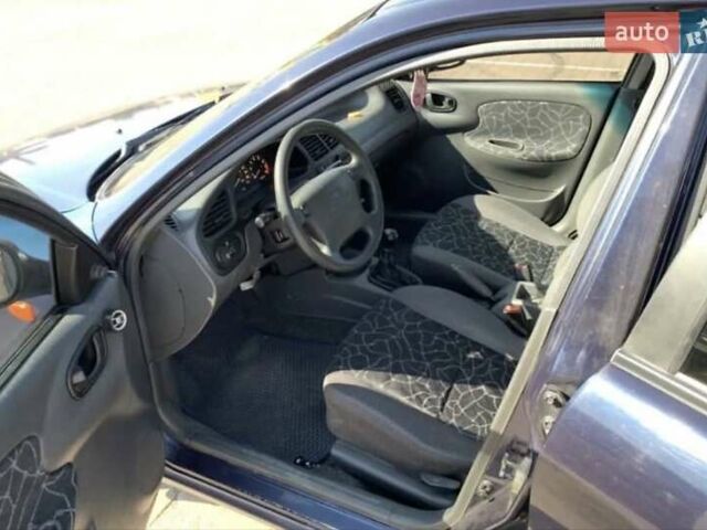 Синий Дэу Сенс, объемом двигателя 1.6 л и пробегом 380 тыс. км за 2200 $, фото 4 на Automoto.ua