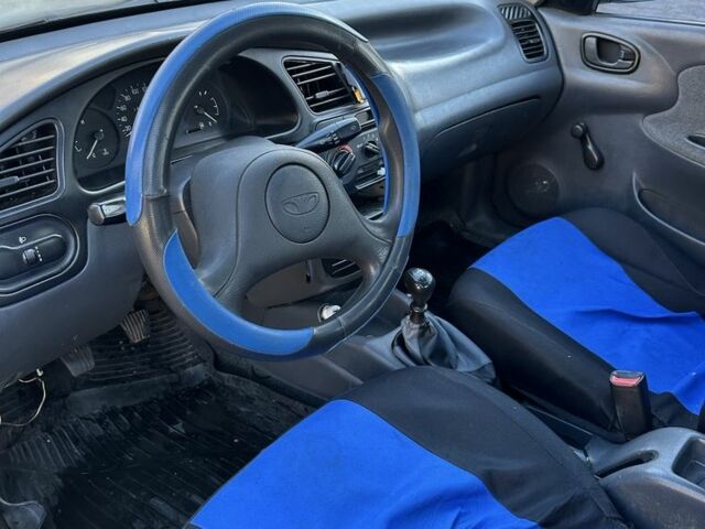 Синий Дэу Сенс, объемом двигателя 1.3 л и пробегом 300 тыс. км за 1300 $, фото 5 на Automoto.ua