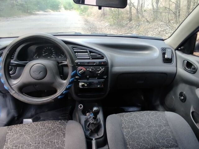 Синий Дэу Сенс, объемом двигателя 1.5 л и пробегом 220 тыс. км за 2000 $, фото 2 на Automoto.ua