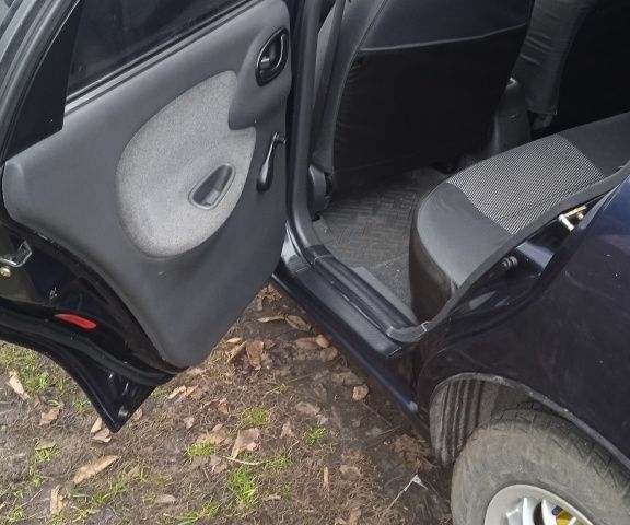 Синий Дэу Сенс, объемом двигателя 1.5 л и пробегом 209 тыс. км за 2600 $, фото 5 на Automoto.ua