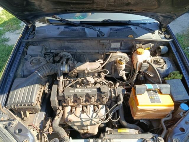 Синий Дэу Сенс, объемом двигателя 1.5 л и пробегом 266 тыс. км за 2250 $, фото 5 на Automoto.ua