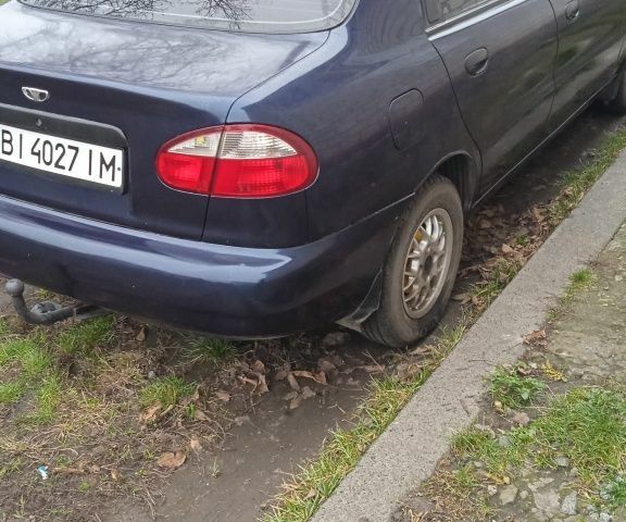 Синий Дэу Сенс, объемом двигателя 1.5 л и пробегом 209 тыс. км за 2600 $, фото 2 на Automoto.ua