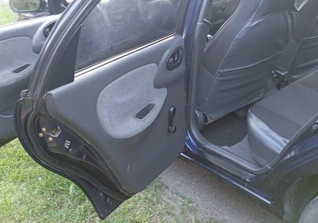 Синий Дэу Сенс, объемом двигателя 1.3 л и пробегом 180 тыс. км за 1700 $, фото 5 на Automoto.ua