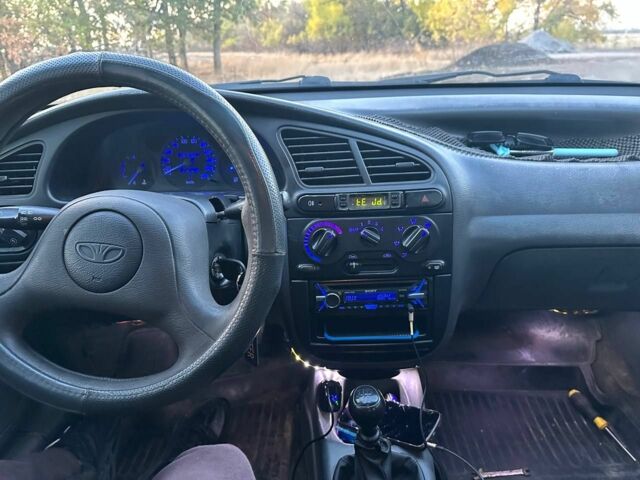 Синий Дэу Сенс, объемом двигателя 1.4 л и пробегом 250 тыс. км за 2000 $, фото 3 на Automoto.ua