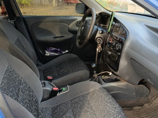 Синий Дэу Сенс, объемом двигателя 1.4 л и пробегом 198 тыс. км за 2000 $, фото 3 на Automoto.ua