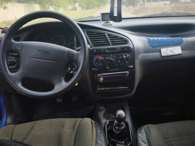 Синий Дэу Сенс, объемом двигателя 1.6 л и пробегом 1000 тыс. км за 2600 $, фото 4 на Automoto.ua