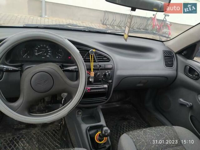 Синий Дэу Сенс, объемом двигателя 1.4 л и пробегом 149 тыс. км за 2000 $, фото 4 на Automoto.ua