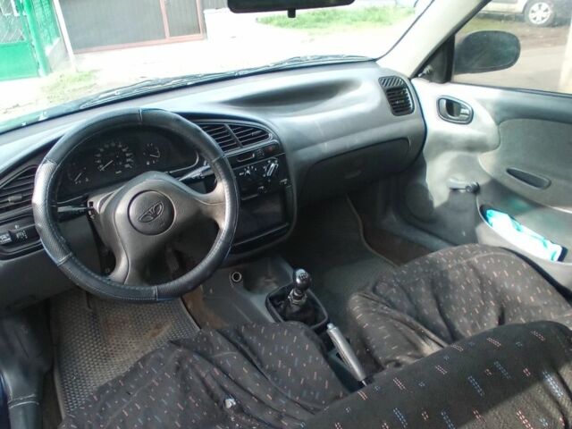 Синий Дэу Сенс, объемом двигателя 1.3 л и пробегом 460 тыс. км за 1300 $, фото 2 на Automoto.ua