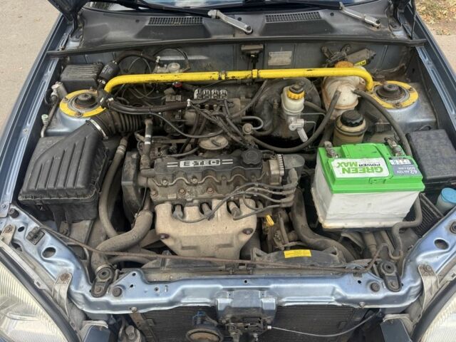 Синий Дэу Сенс, объемом двигателя 1.5 л и пробегом 230 тыс. км за 2500 $, фото 1 на Automoto.ua