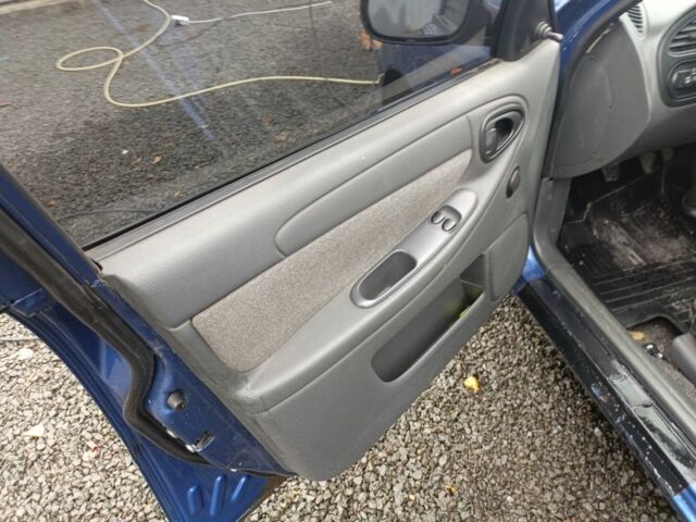 Синій Деу Сенс, об'ємом двигуна 1.6 л та пробігом 200 тис. км за 1100 $, фото 7 на Automoto.ua