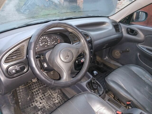 Зелений Деу Сенс, об'ємом двигуна 1.5 л та пробігом 300 тис. км за 900 $, фото 5 на Automoto.ua