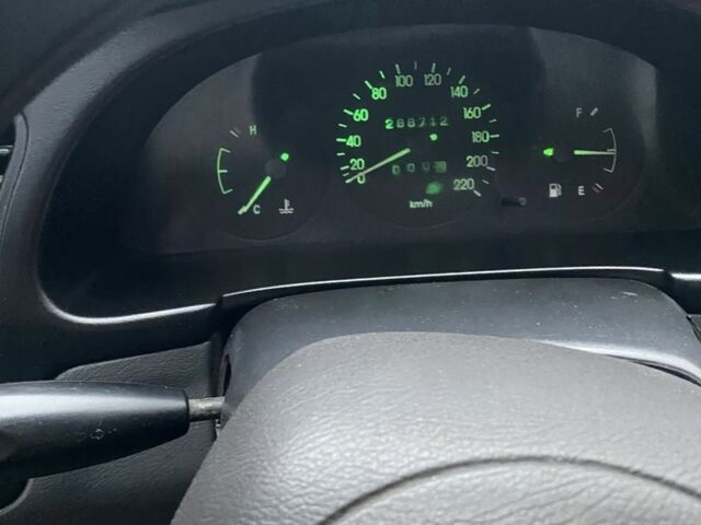 Зелений Деу Сенс, об'ємом двигуна 1.3 л та пробігом 100 тис. км за 1500 $, фото 5 на Automoto.ua