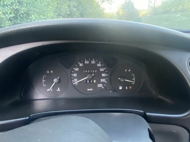 Зеленый Дэу Сенс, объемом двигателя 1.3 л и пробегом 240 тыс. км за 1800 $, фото 3 на Automoto.ua