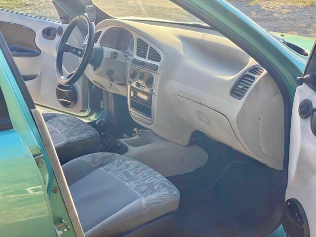 Деу Сенс 1998 у Кам'янське (Дніпродзержинськ) на Automoto.ua Зелений Деу Сенс, об'ємом двигуна 2 л та пробігом 235 тис. км за 1999 $, фото 9 на Automoto.ua