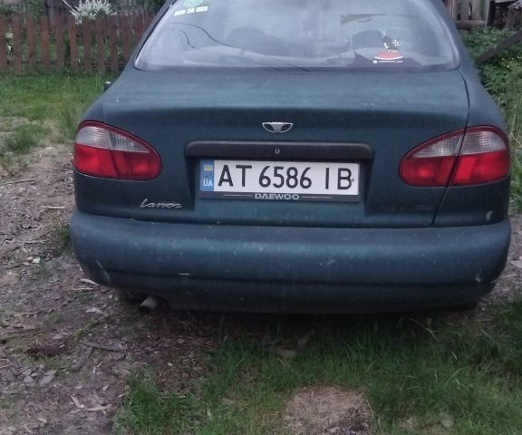 Зеленый Дэу Сенс, объемом двигателя 1.5 л и пробегом 306 тыс. км за 600 $, фото 1 на Automoto.ua