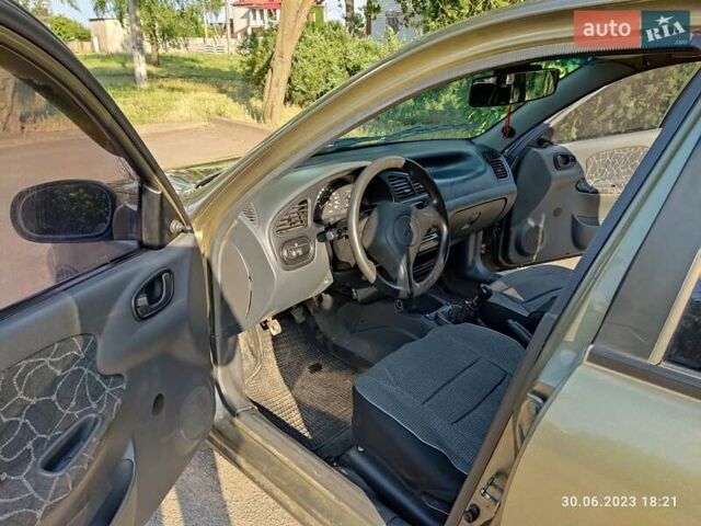 Зеленый Дэу Сенс, объемом двигателя 1.3 л и пробегом 270 тыс. км за 1900 $, фото 5 на Automoto.ua
