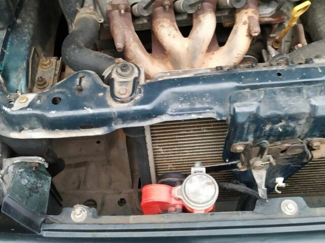 Деу Сенс 2003 у Люботине на Automoto.ua Зелений Деу Сенс, об'ємом двигуна 0 л та пробігом 200 тис. км за 2000 $, фото 6 на Automoto.ua