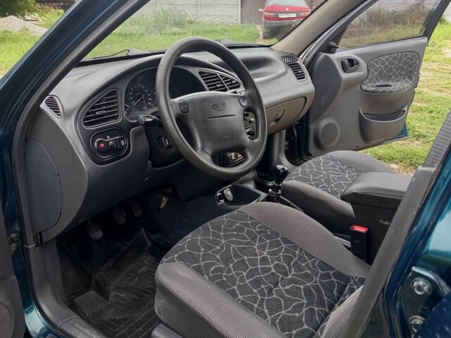 Зеленый Дэу Сенс, объемом двигателя 1.6 л и пробегом 304 тыс. км за 2200 $, фото 9 на Automoto.ua