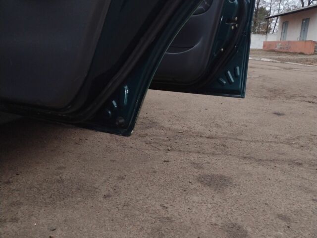 Деу Сенс 2003 у Городне на Automoto.ua Зелений Деу Сенс, об'ємом двигуна 1.5 л та пробігом 75 тис. км за 2500 $, фото 4 на Automoto.ua