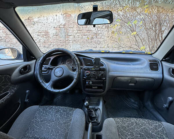 Зелений Деу Сенс, об'ємом двигуна 1.3 л та пробігом 151 тис. км за 2000 $, фото 3 на Automoto.ua