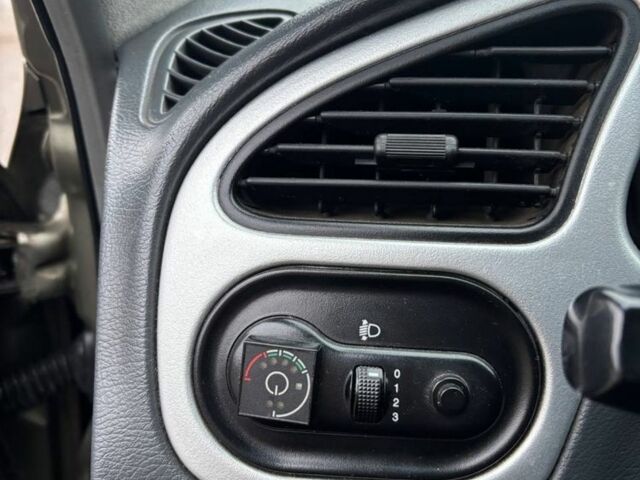 Зелений Деу Сенс, об'ємом двигуна 1.5 л та пробігом 295 тис. км за 2200 $, фото 3 на Automoto.ua