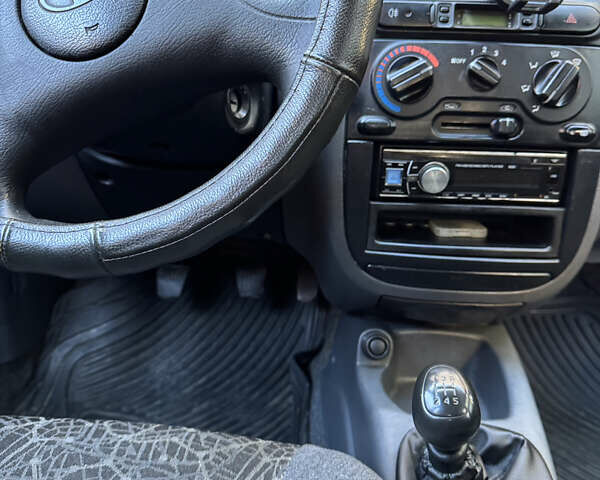 Зелений Деу Сенс, об'ємом двигуна 1.3 л та пробігом 151 тис. км за 2000 $, фото 4 на Automoto.ua