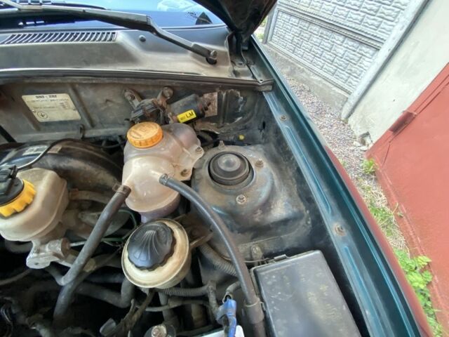 Зеленый Дэу Сенс, объемом двигателя 1.5 л и пробегом 180 тыс. км за 1800 $, фото 2 на Automoto.ua