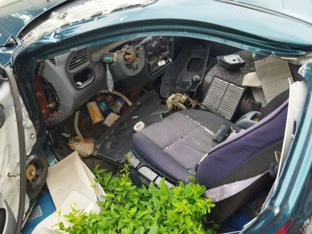 Зеленый Дэу Сенс, объемом двигателя 1.5 л и пробегом 200 тыс. км за 20000 $, фото 1 на Automoto.ua